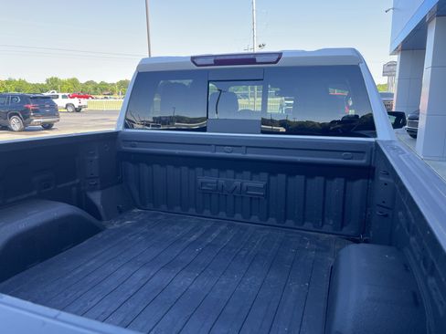 Used 2023 GMC Sierra 1500 SLT w/ SLT Premium Package AWD/4WD image 7