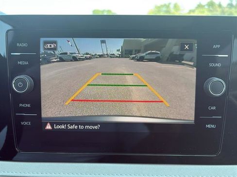 New 2025 Volkswagen Taos SE image 21