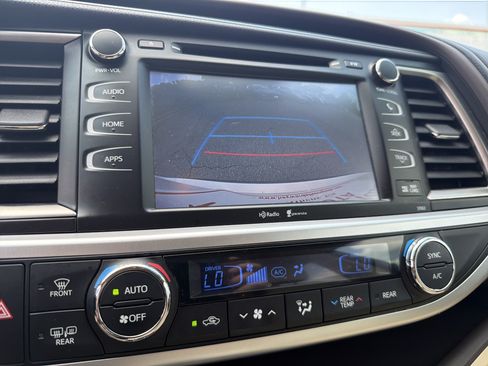 Used 2015 Toyota Highlander XLE FWD image 6