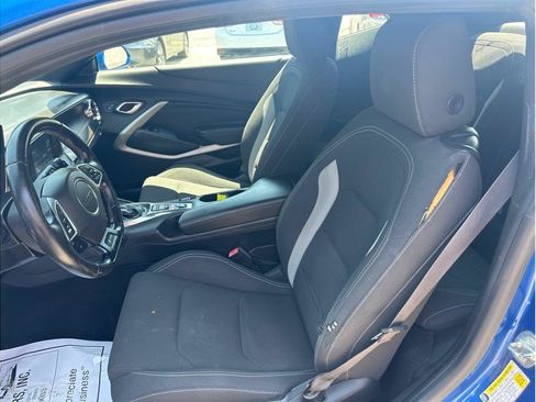 Used 2017 Chevrolet Camaro LT RWD image 13