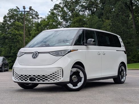 Used 2025 Volkswagen ID. Buzz Pro S Plus RWD image 4