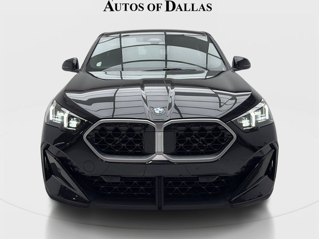 Used 2025 BMW X2 xDrive28i AWD/4WD image 3