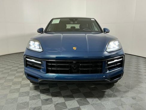 Used 2024 Porsche Cayenne Coupe AWD/4WD image 3