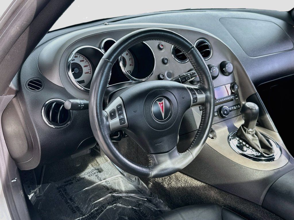 Used 2007 Pontiac Solstice Convertible w/ Premium Package RWD image 19