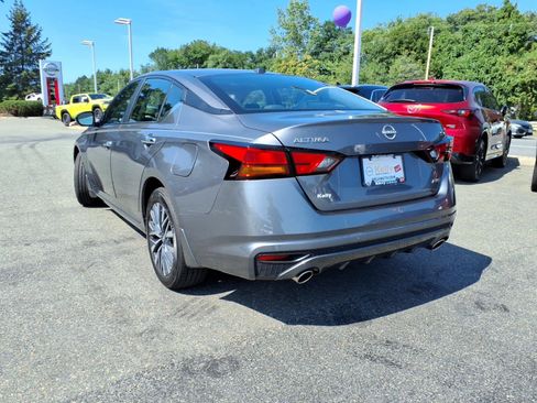 Used 2024 Nissan Altima 2.5 SV w/ SV Premium Package AWD/4WD image 7