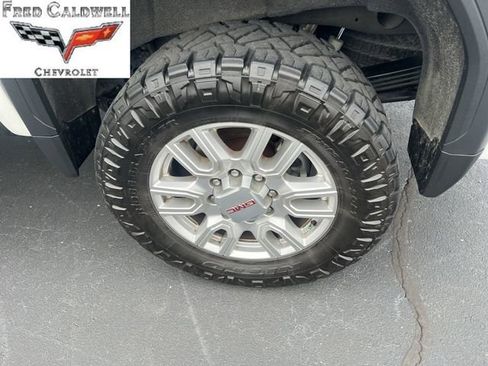 Used 2024 GMC Sierra 2500 SLT w/ SLT Premium Package image 33