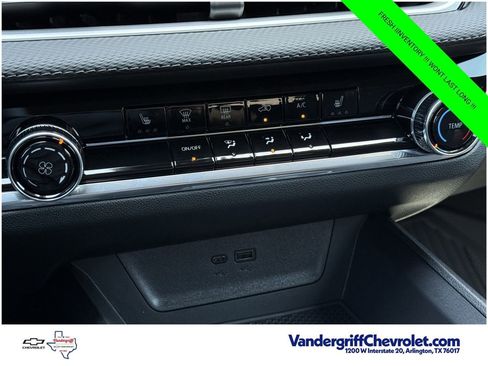 New 2026 Chevrolet Equinox LT w/ Safety and Technology Package FWD image 17