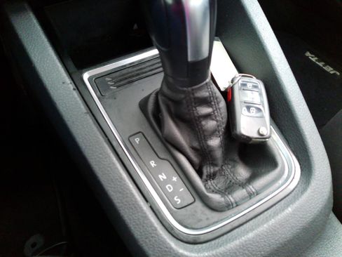 Used 2017 Volkswagen Jetta S w/ Jetta S Cold Weather Package FWD image 7