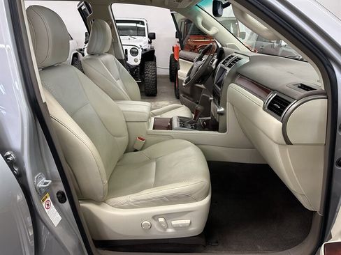 Used 2012 Lexus GX 460 Premium AWD/4WD image 17