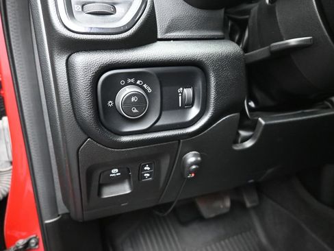 Used 2022 RAM 1500 Big Horn w/ Built-to-serve Edition image 13