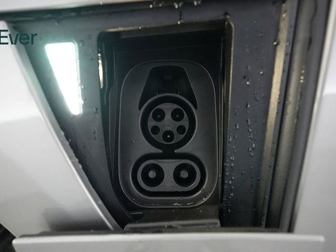 Used 2023 Lucid Air Touring image 10