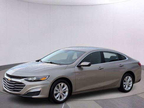 Used 2024 Chevrolet Malibu LT FWD image 1