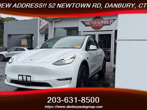 Used 2023 Tesla Model Y AWD image 1