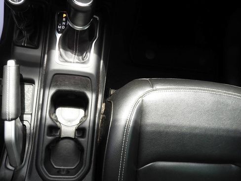 Used 2021 Jeep Wrangler Unlimited Sahara w/ Uconnect 4C Nav & Sound Group AWD/4WD image 41
