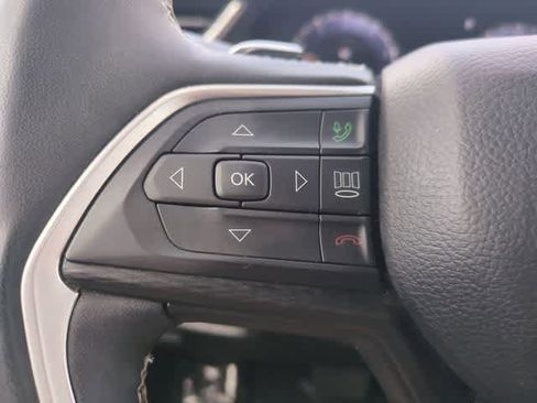 Used 2024 Jeep Grand Cherokee L Laredo image 23