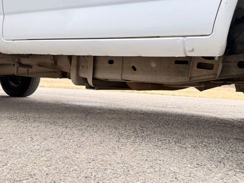 Used 2017 Chevrolet Express 3500 image 27