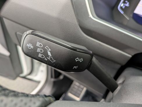 Used 2022 Volkswagen Tiguan SEL R-Line image 18