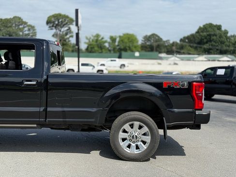 Used 2017 Ford F250 Platinum w/ Platinum Ultimate Package AWD/4WD image 9
