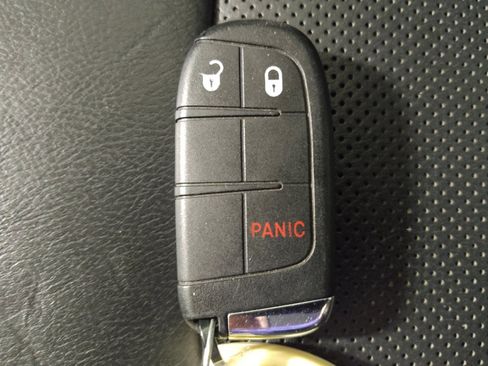 Used 2018 Jeep Compass Limited w/ Navigation Group AWD/4WD image 32