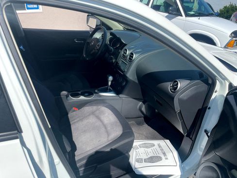 Used 2012 Nissan Rogue SV w/ Premium Pkg image 28