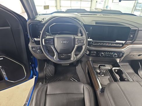 Used 2024 Chevrolet Silverado 1500 LT Trail Boss w/ Convenience Package II image 19