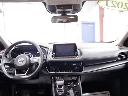 Used 2021 Nissan Rogue SV image 15