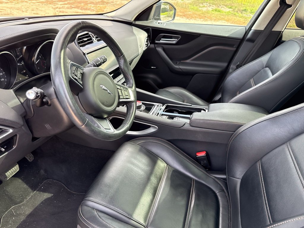 Used 2020 Jaguar F-PACE Prestige AWD/4WD image 22