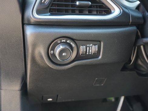 Used 2018 Chrysler Pacifica Touring Plus w/ S Appearance Package image 18