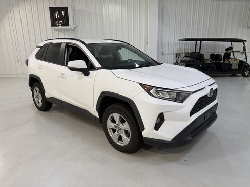 Used 2021 Toyota RAV4 XLE image 7