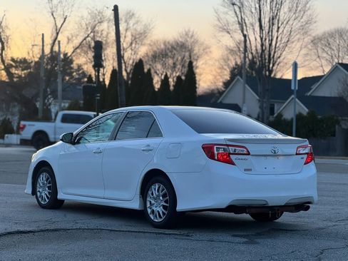 Used 2013 Toyota Camry SE image 3