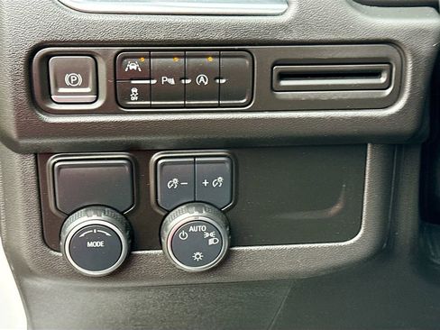 Used 2023 Chevrolet Tahoe Premier image 11