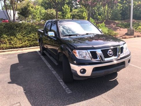 Used 2019 Nissan Frontier SL RWD image 3