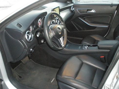 Used 2014 Mercedes-Benz CLA 250 4MATIC image 27
