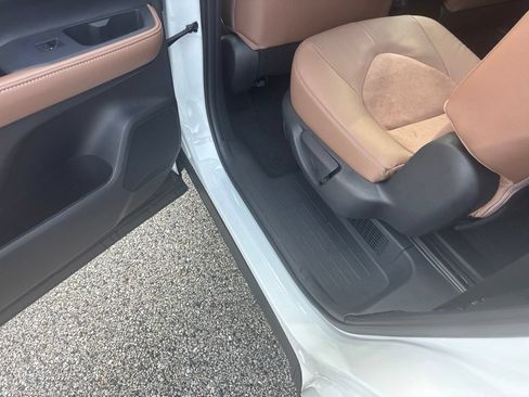 Used 2025 Toyota Grand Highlander AWD Hybrid image 23