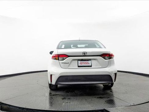 Used 2025 Toyota Corolla LE image 6