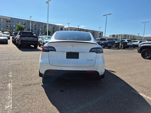 Used 2022 Tesla Model Y Performance AWD/4WD image 4
