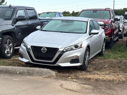 Used 2020 Nissan Altima 2.5 S FWD image 3