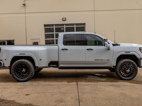 Used 2026 GMC Sierra 3500 Denali Ultimate image 11