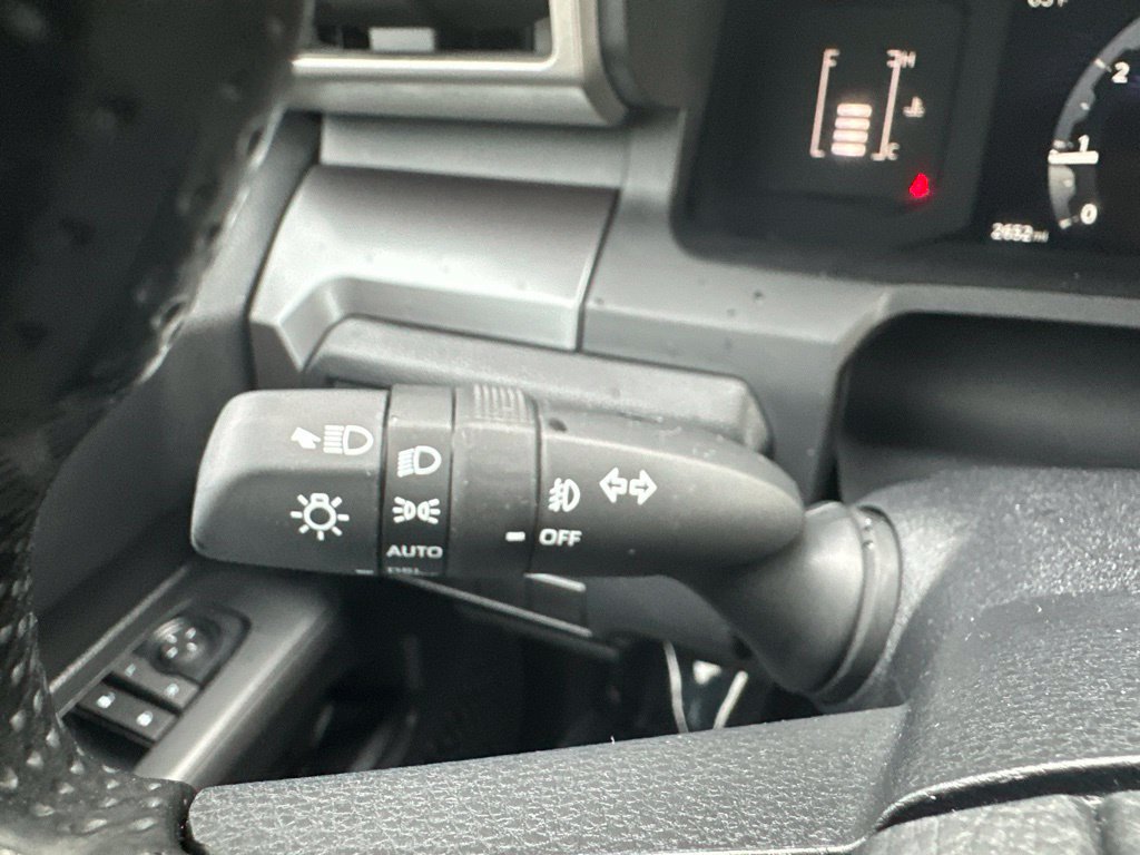 Used 2025 Toyota Tacoma SR5 AWD/4WD image 41