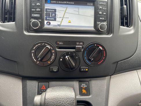 Used 2015 Nissan NV200 SV w/ Technology Package image 22