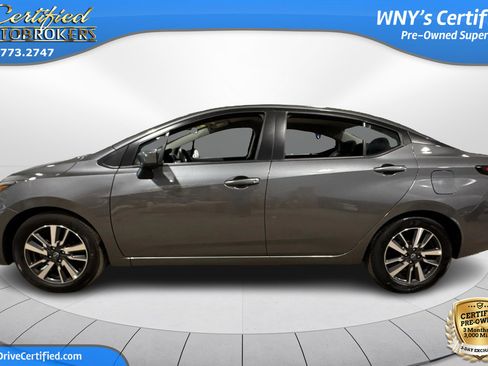 Used 2025 Nissan Versa SV image 9