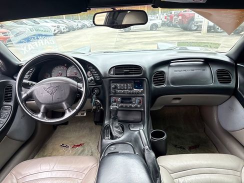 Used 2003 Chevrolet Corvette Coupe w/ Preferred Equipment Group RWD image 8