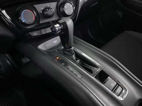 Used 2020 Honda HR-V LX image 17