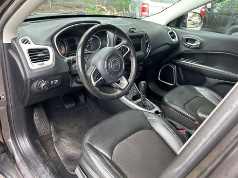 Used 2021 Jeep Compass Latitude AWD/4WD image 2
