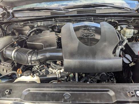 Used 2019 Toyota Tacoma TRD Sport image 22