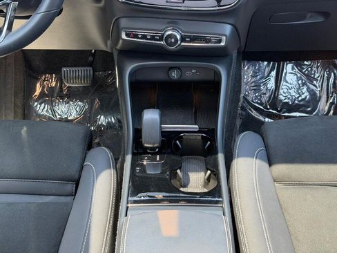 Used 2023 Volvo XC40 Recharge Ultimate AWD/4WD image 15