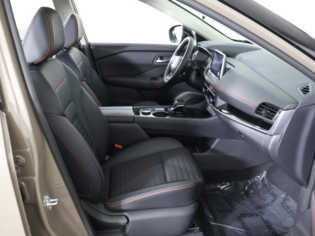 Used 2026 Nissan Rogue SV AWD/4WD image 30