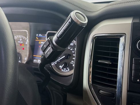 Used 2019 Nissan Titan SL w/ Chrome Package AWD/4WD image 20