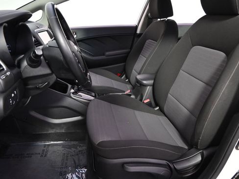 Used 2017 Kia Forte S w/ S Technology Package FWD image 13