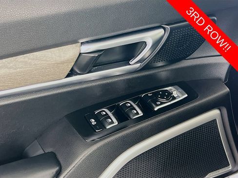 Used 2022 Kia Telluride EX w/ EX Premium Package FWD image 18